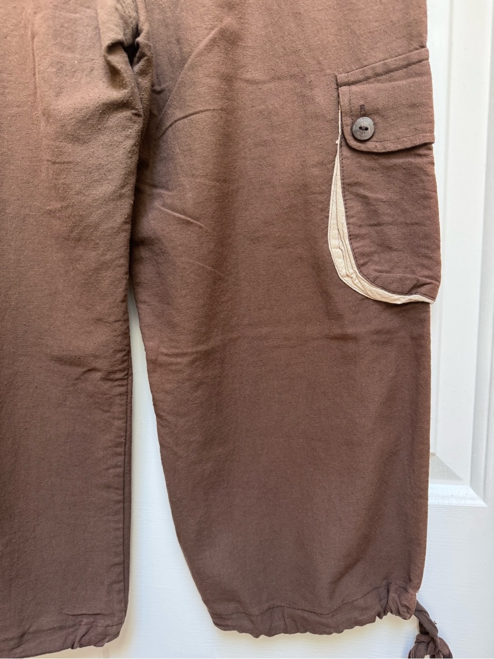 Kathmandu Imports Embroidered Sun Pocket Brown Cargo Cropped Pants Womens Medium - Picture 15 of 16